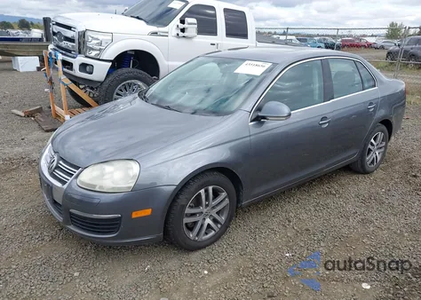 2006 Volkswagen Jetta 2.5 из США, поврежденный, VIN 3VWSF81K26M654846